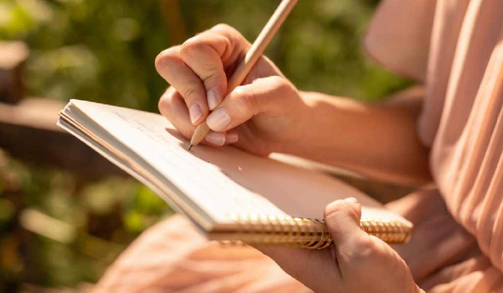 Chi è e cosa fa un copywriter freelance nel 2025